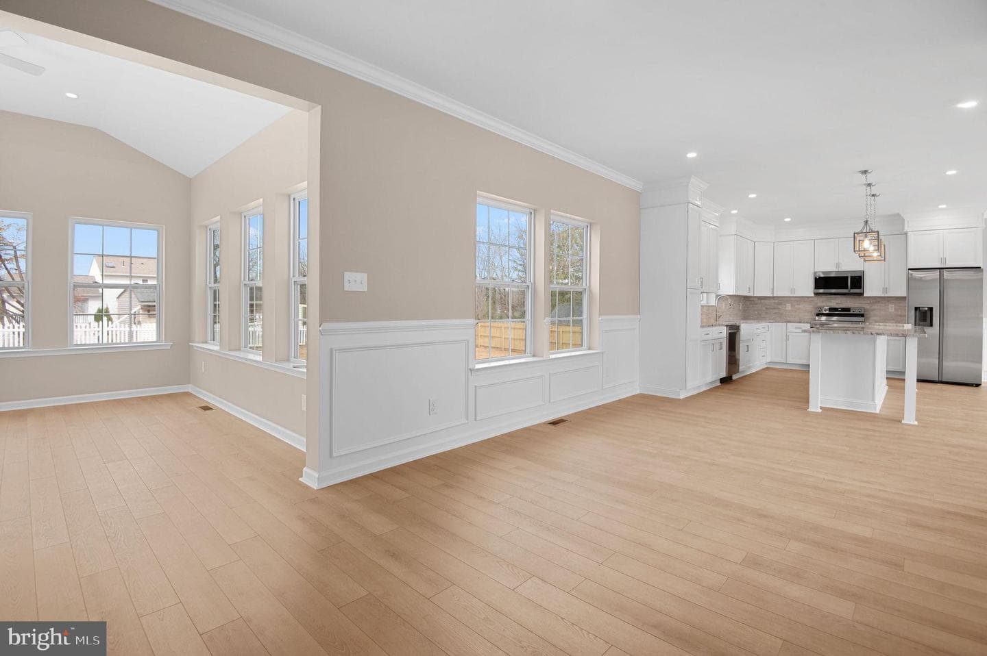 54 German Avenue photo 10
