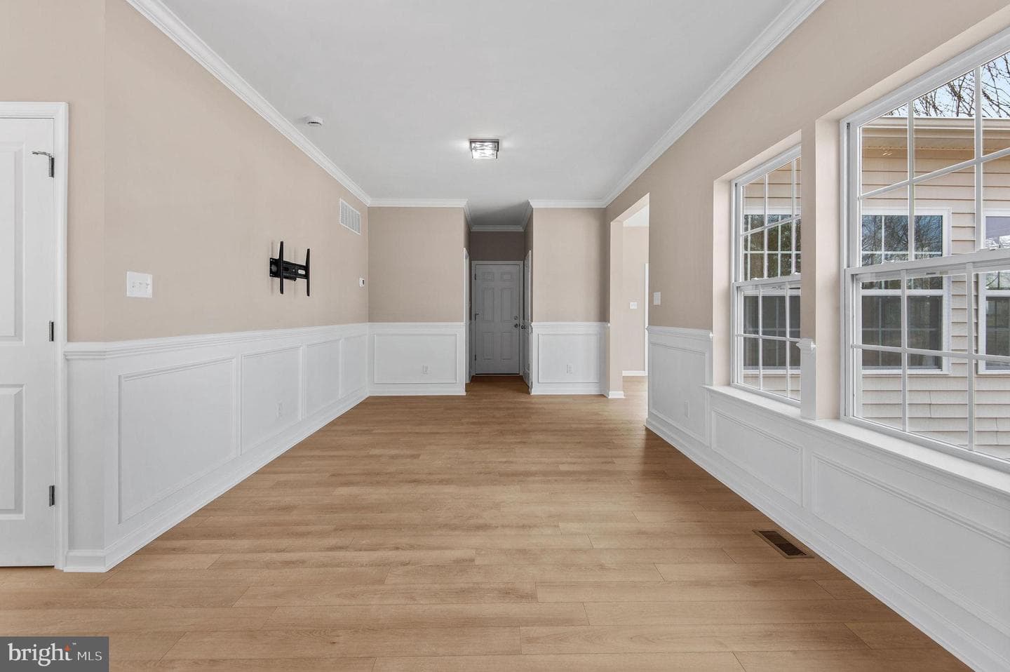 54 German Avenue photo 11