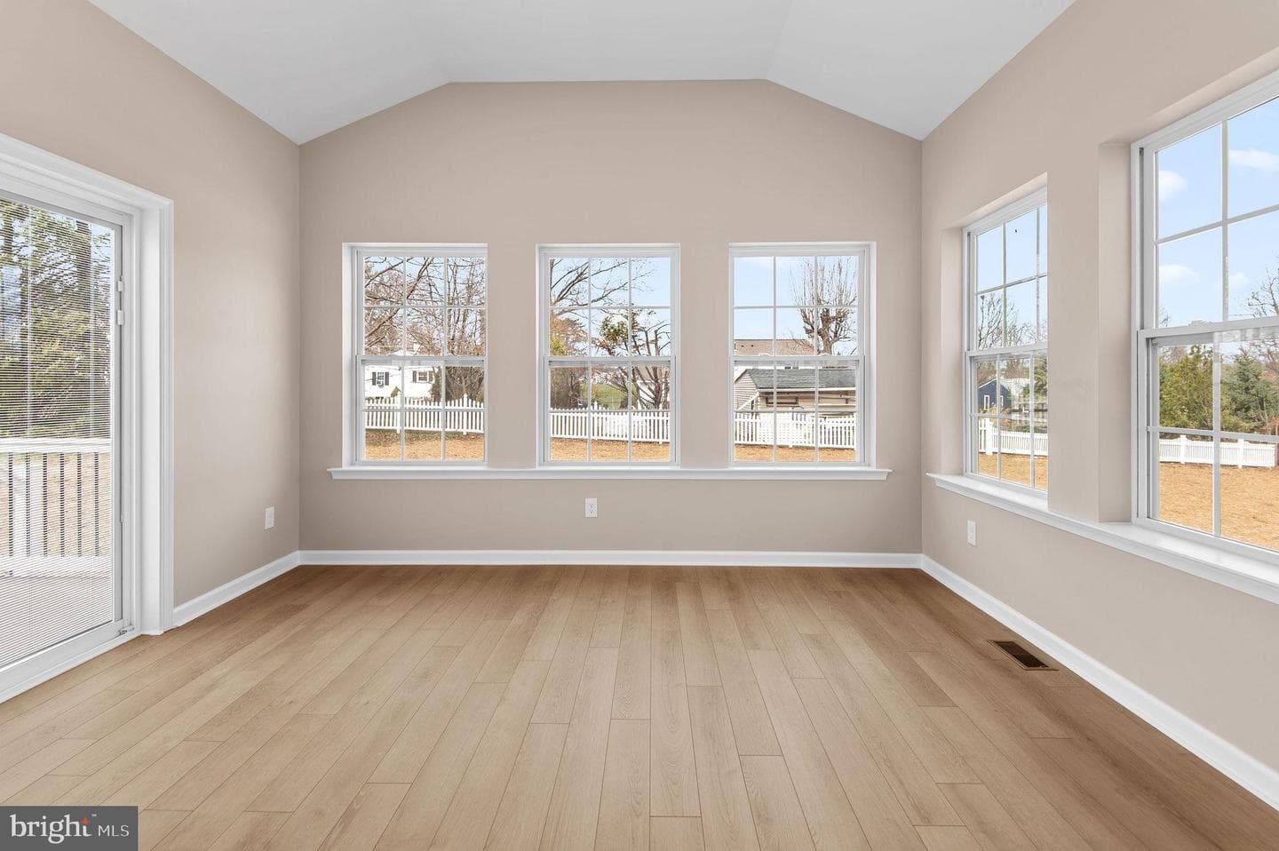 54 German Avenue photo 12