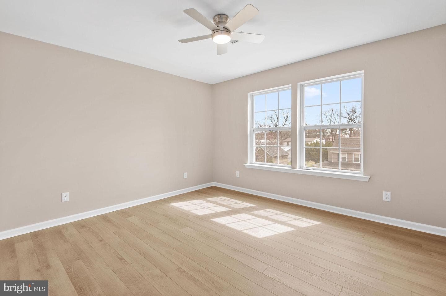 54 German Avenue photo 26