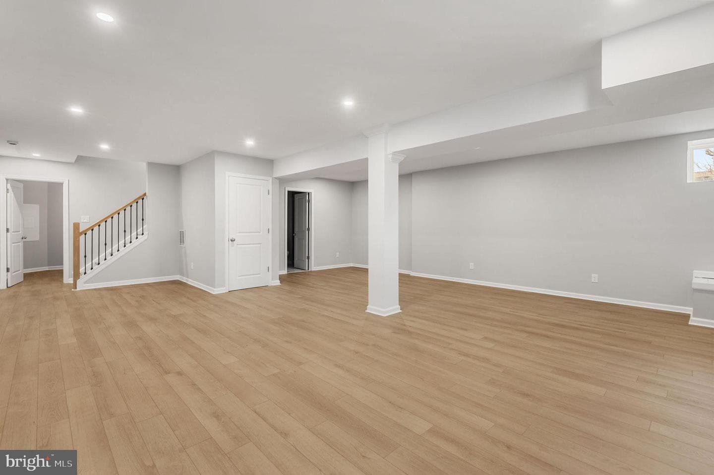 54 German Avenue photo 32