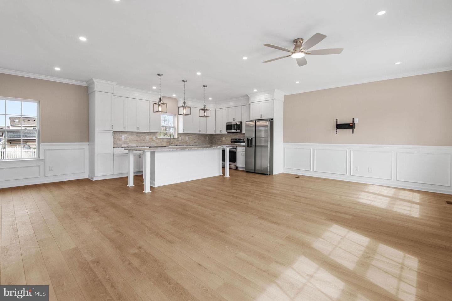 54 German Avenue photo 4