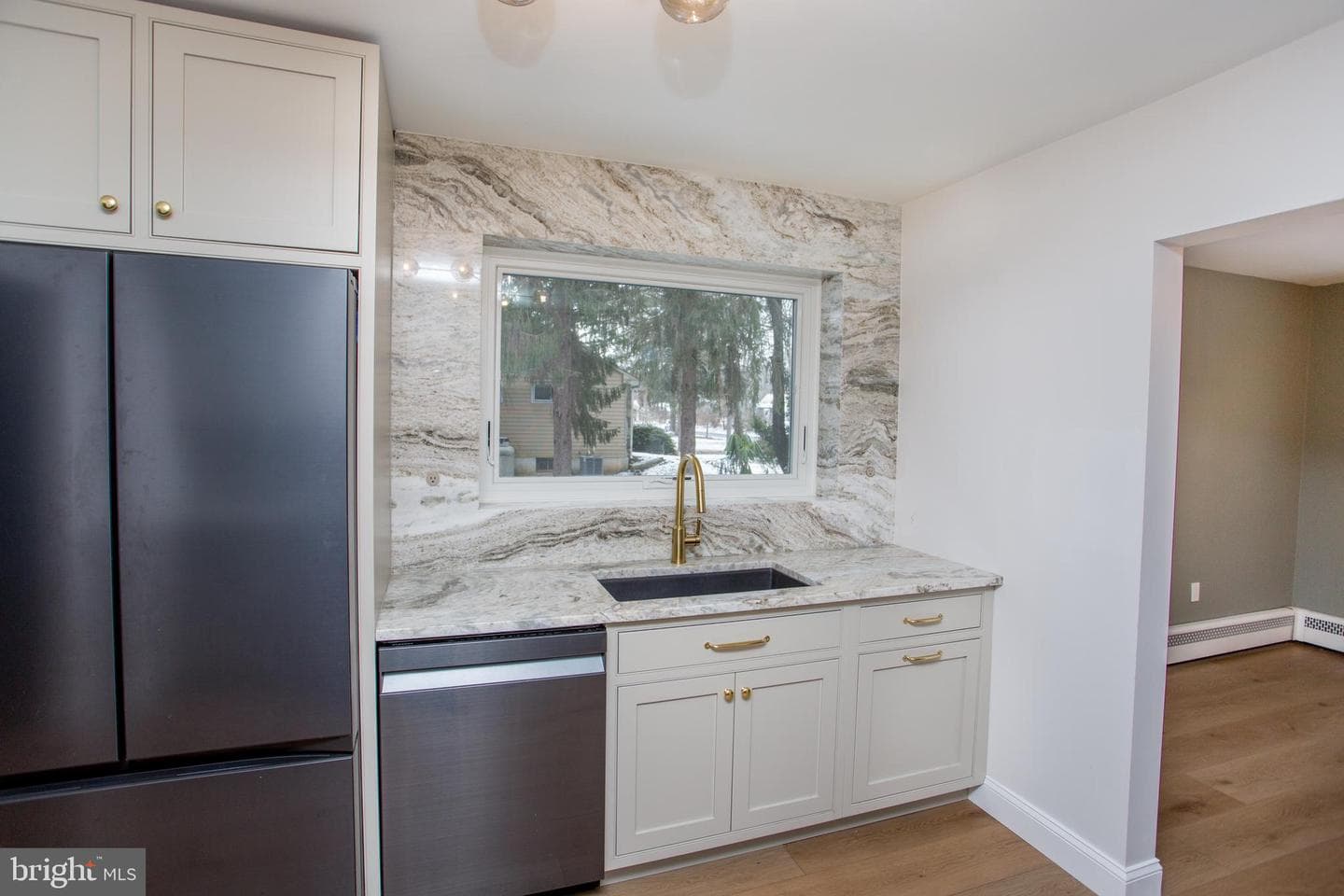 527 Lexington Avenue photo 4