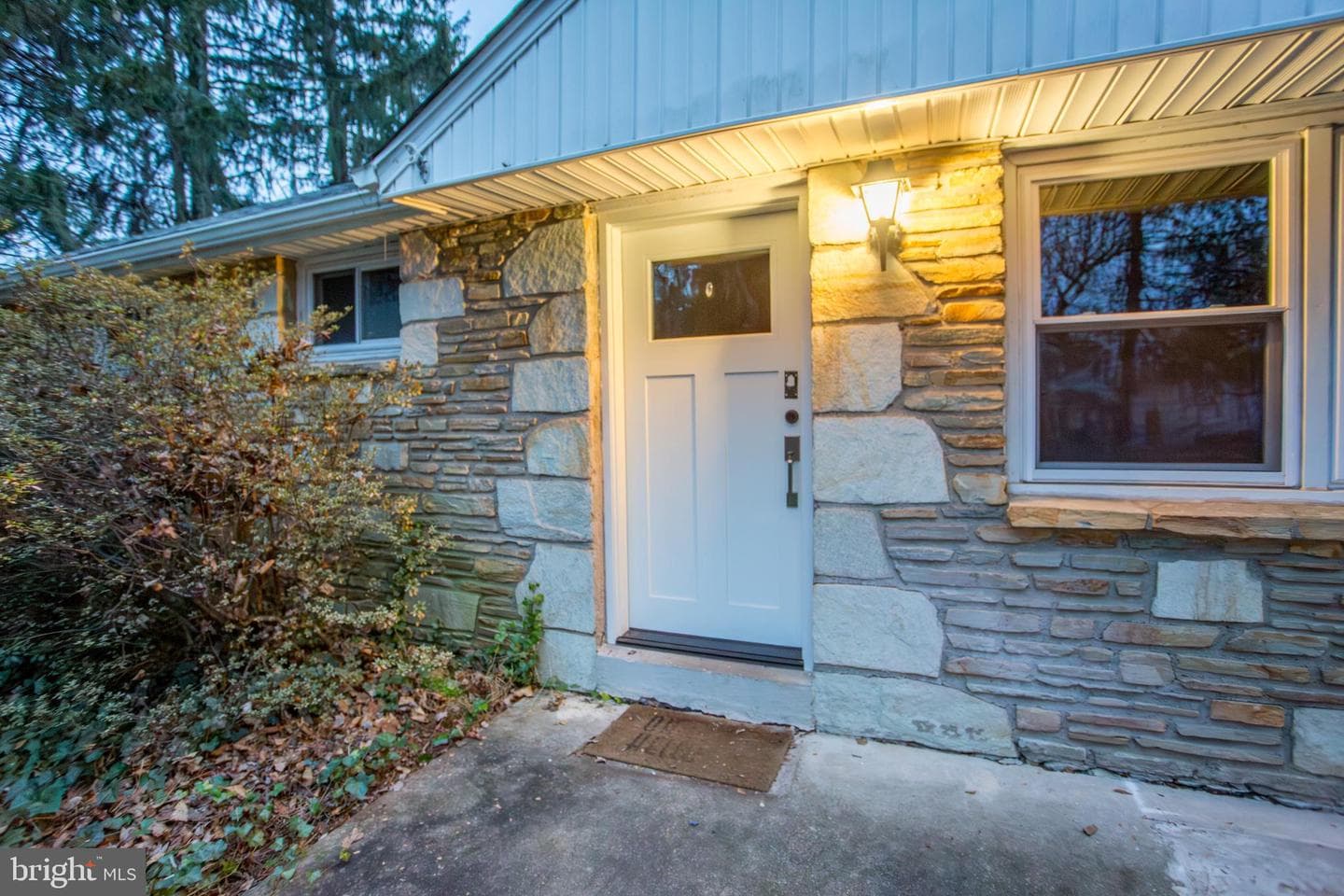 527 Lexington Avenue photo 44