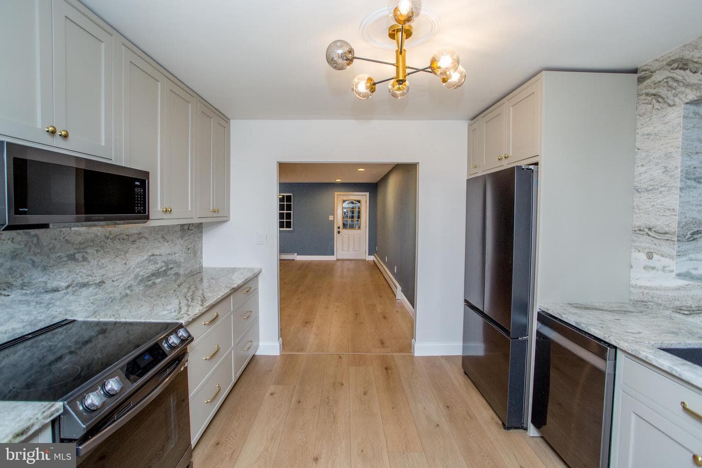 527 Lexington Avenue photo 7