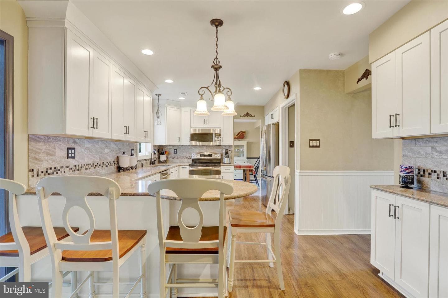 1825 Badger Road photo 4