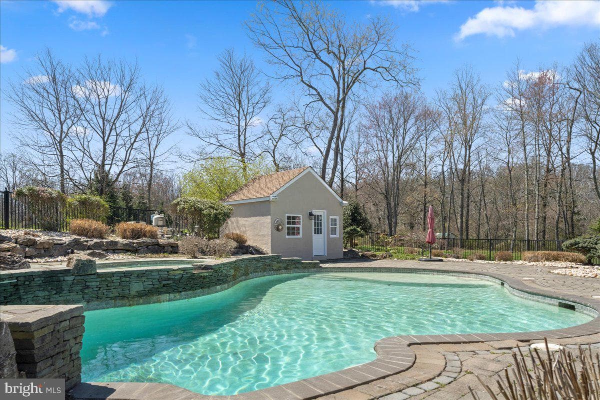 1568 Sackettsford Road photo 85