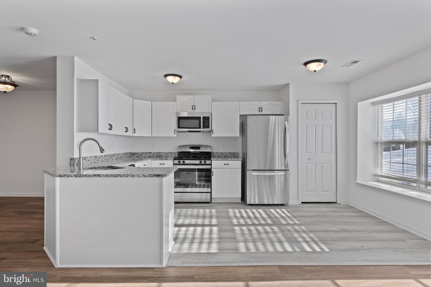 521 Jason Dr photo 12