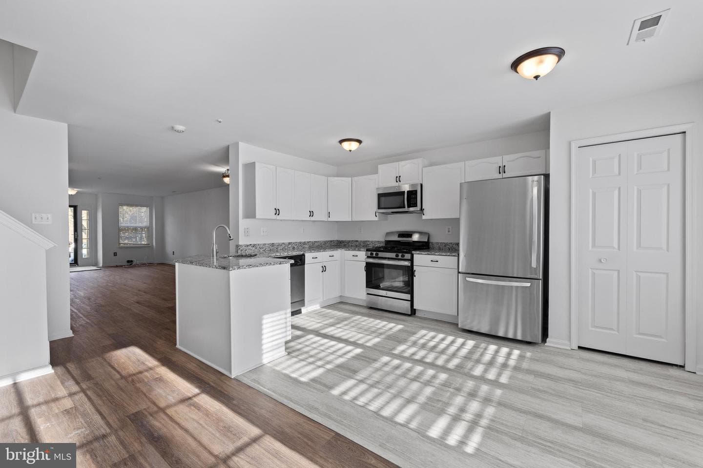 521 Jason Dr photo 13
