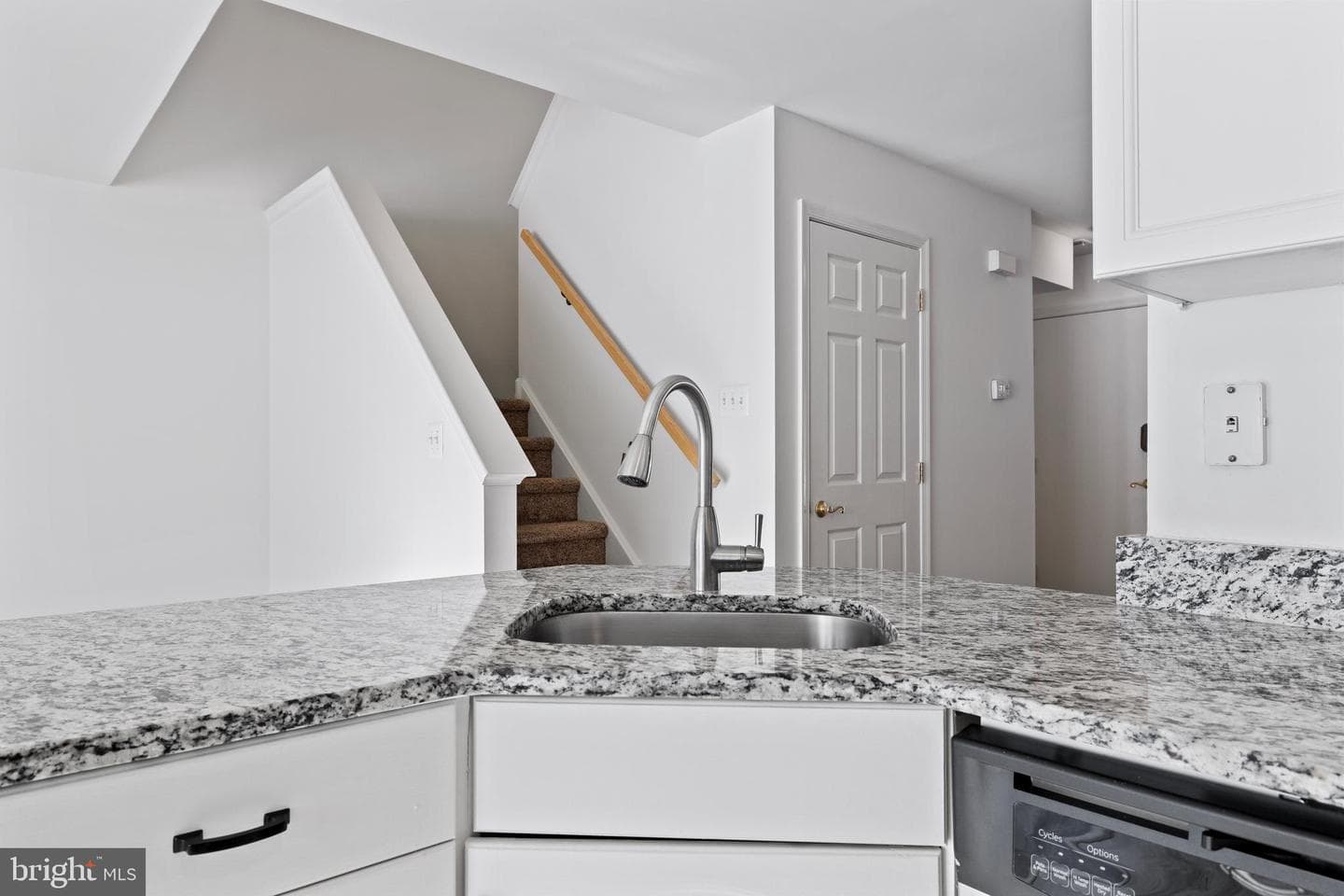 521 Jason Dr photo 18