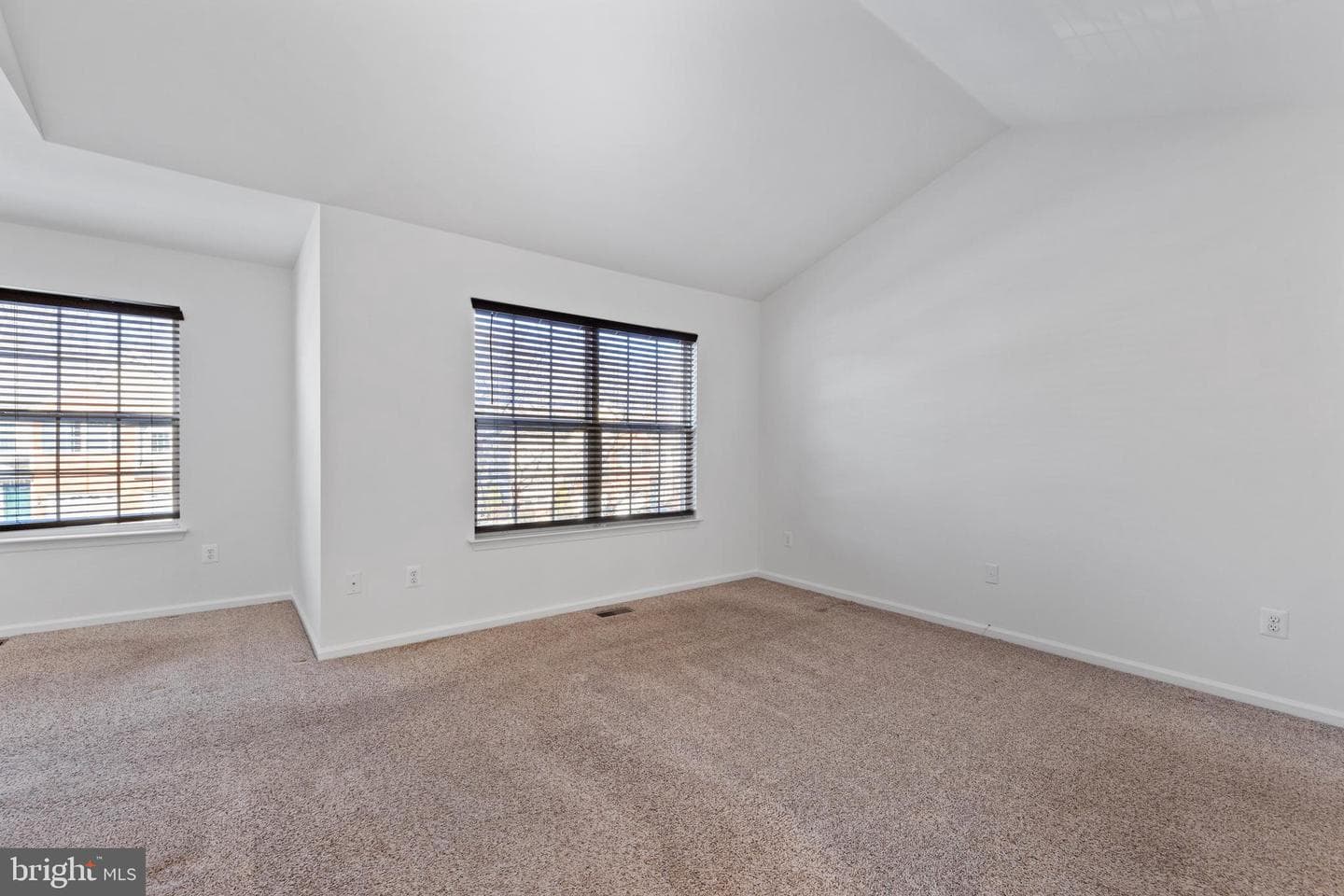 521 Jason Dr photo 32
