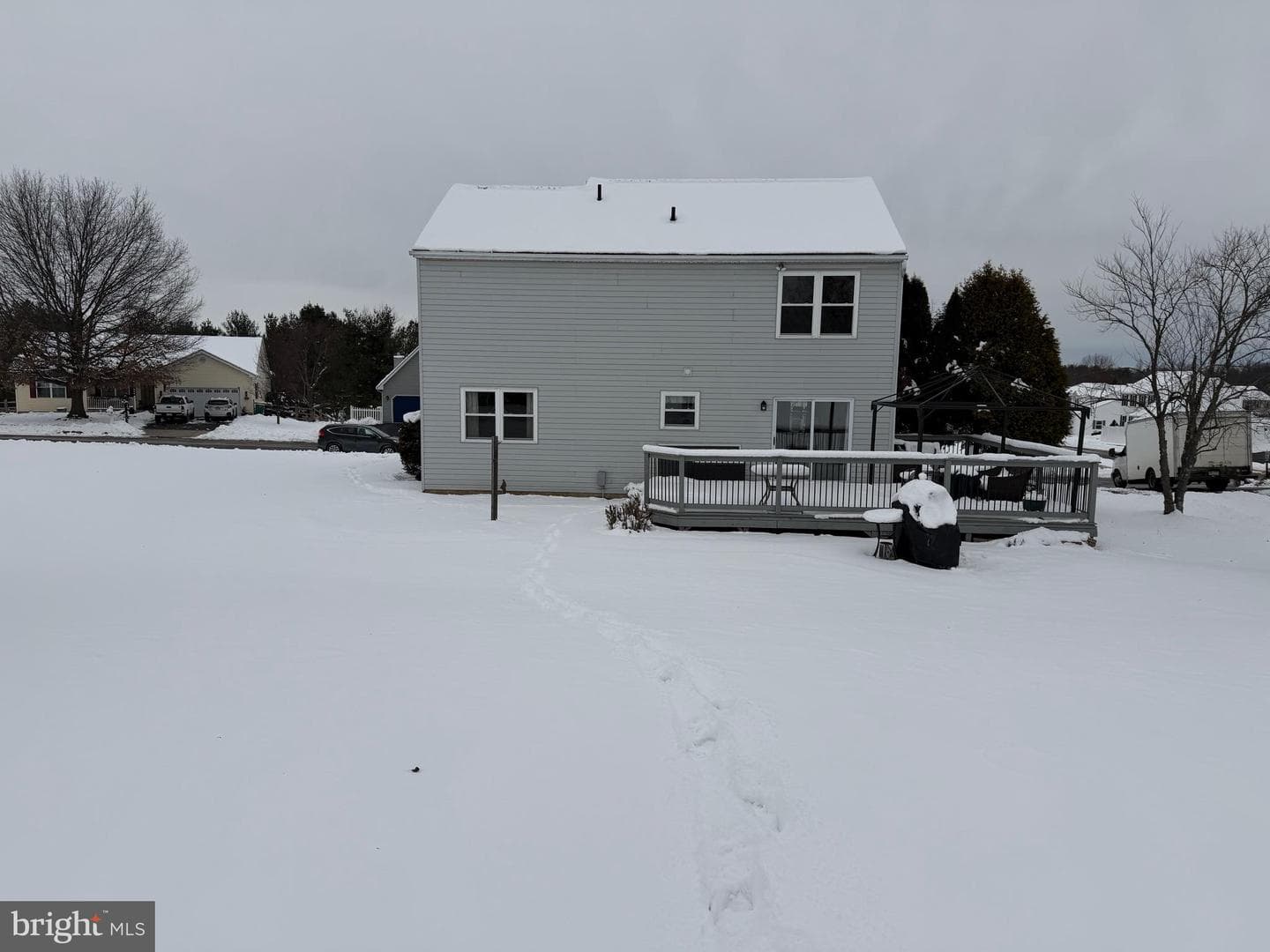 136 Woodview Drive photo 30