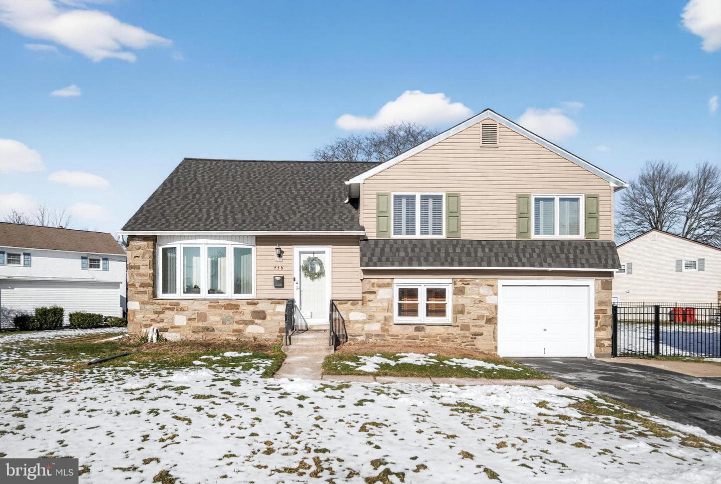 236 Hickory Road photo 1