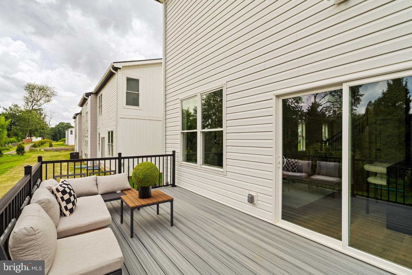 633 Provident Rd photo 35