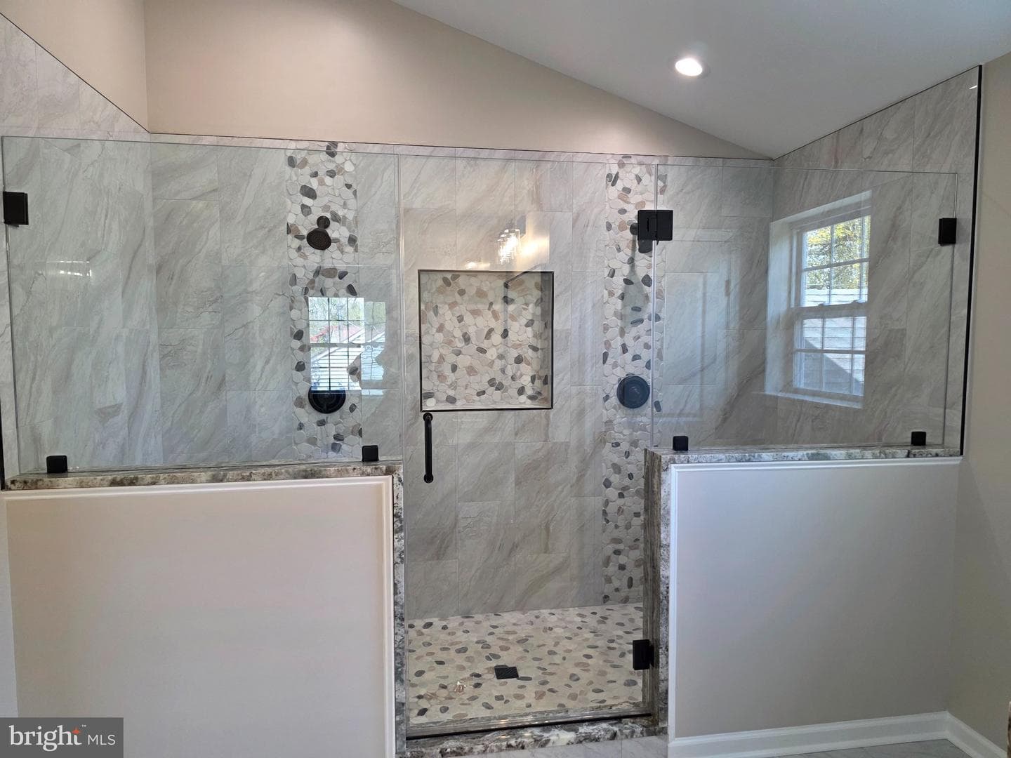 2826 Garden Lane photo 24
