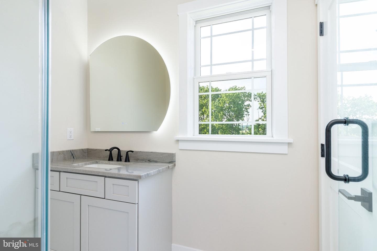 102 Railroad Avenue photo 42