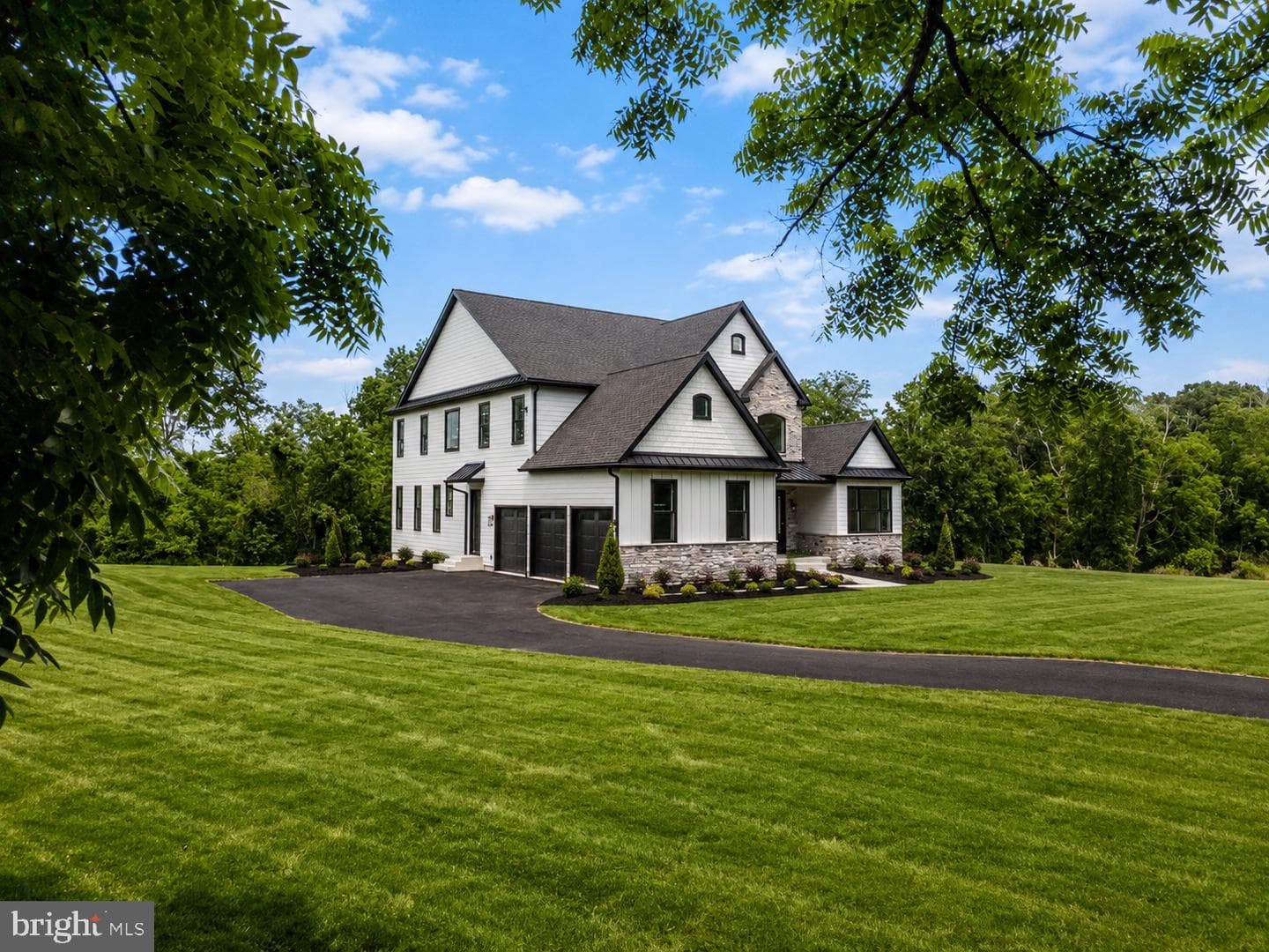 102 Railroad Avenue photo 48