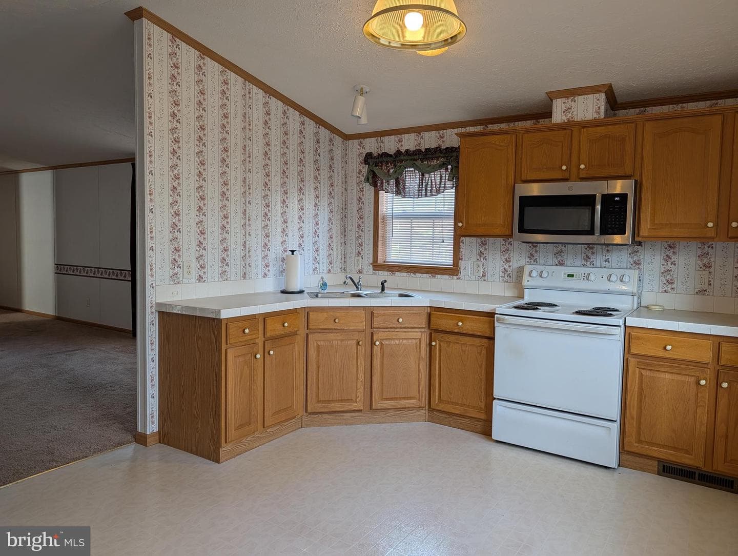 1039 Pine Circle photo 4