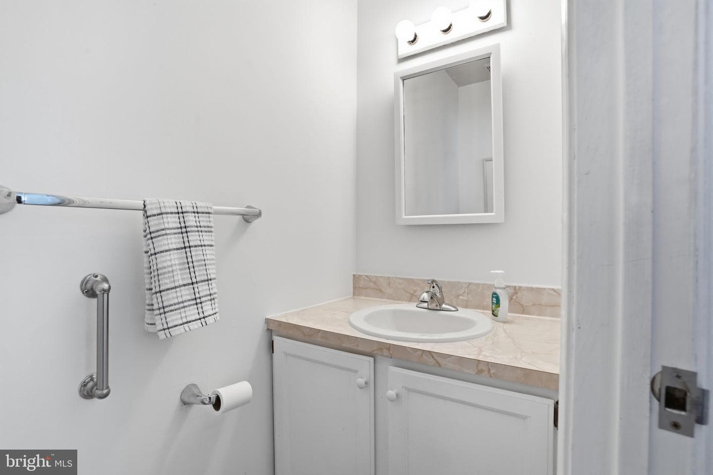 41 Ardsley Court photo 13