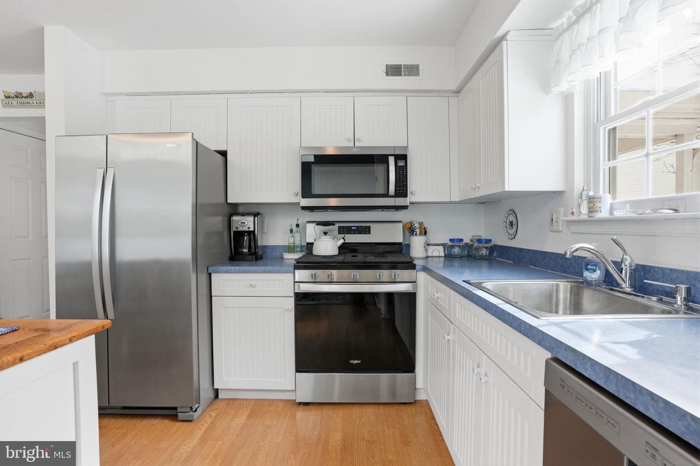 41 Ardsley Court photo 17