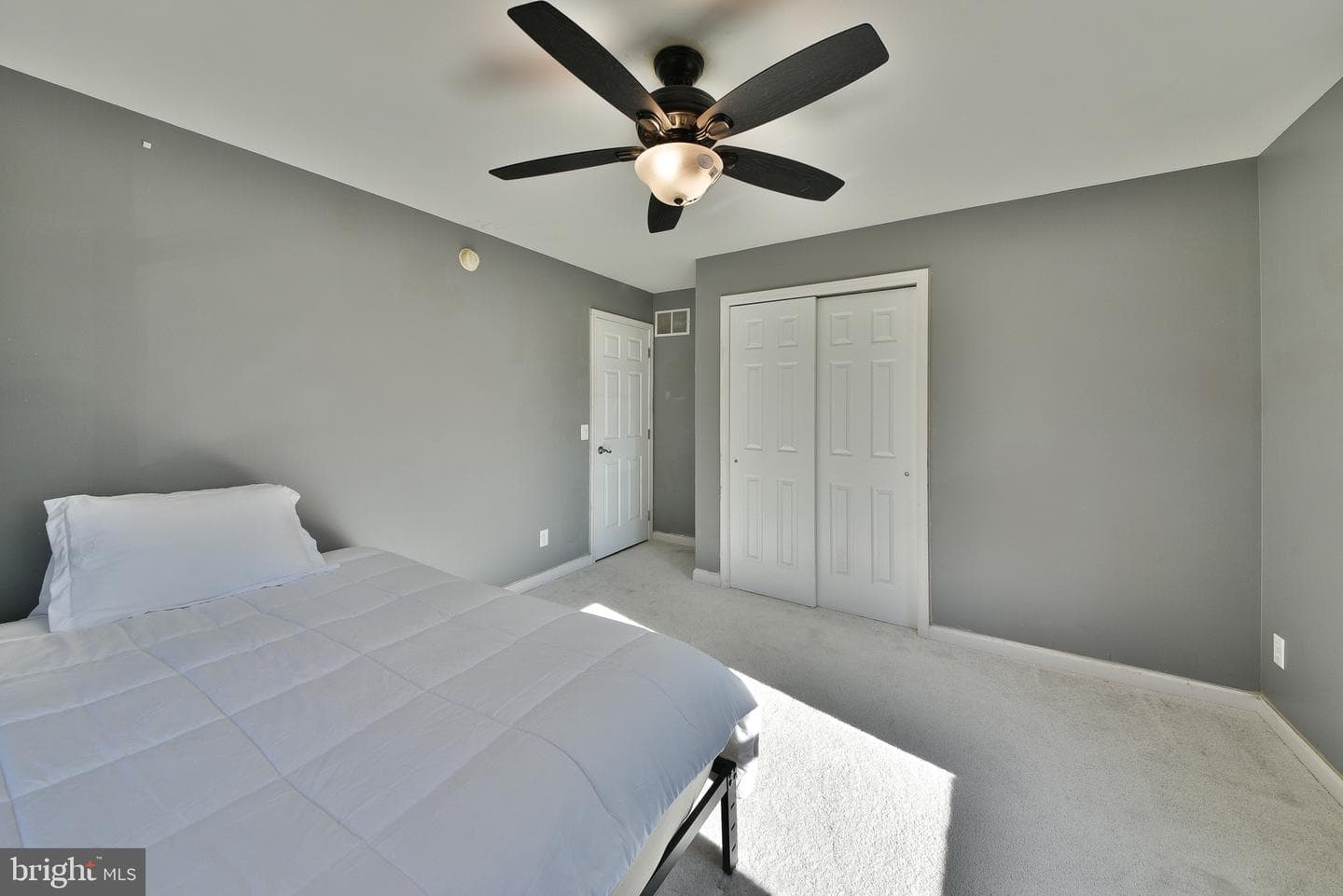 601 Fourth Avenue photo 32