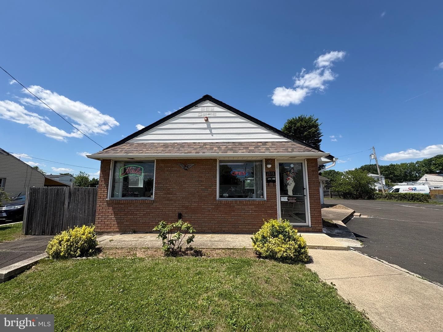 1315 Veterans Highway, Bristol