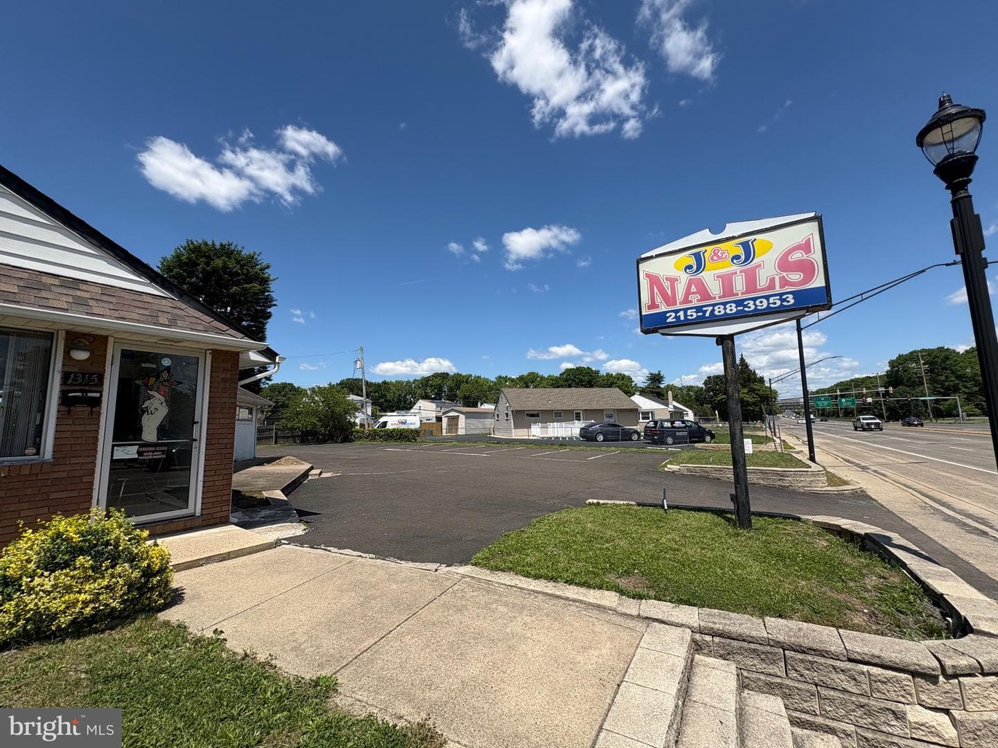 1315 Veterans Highway photo 4