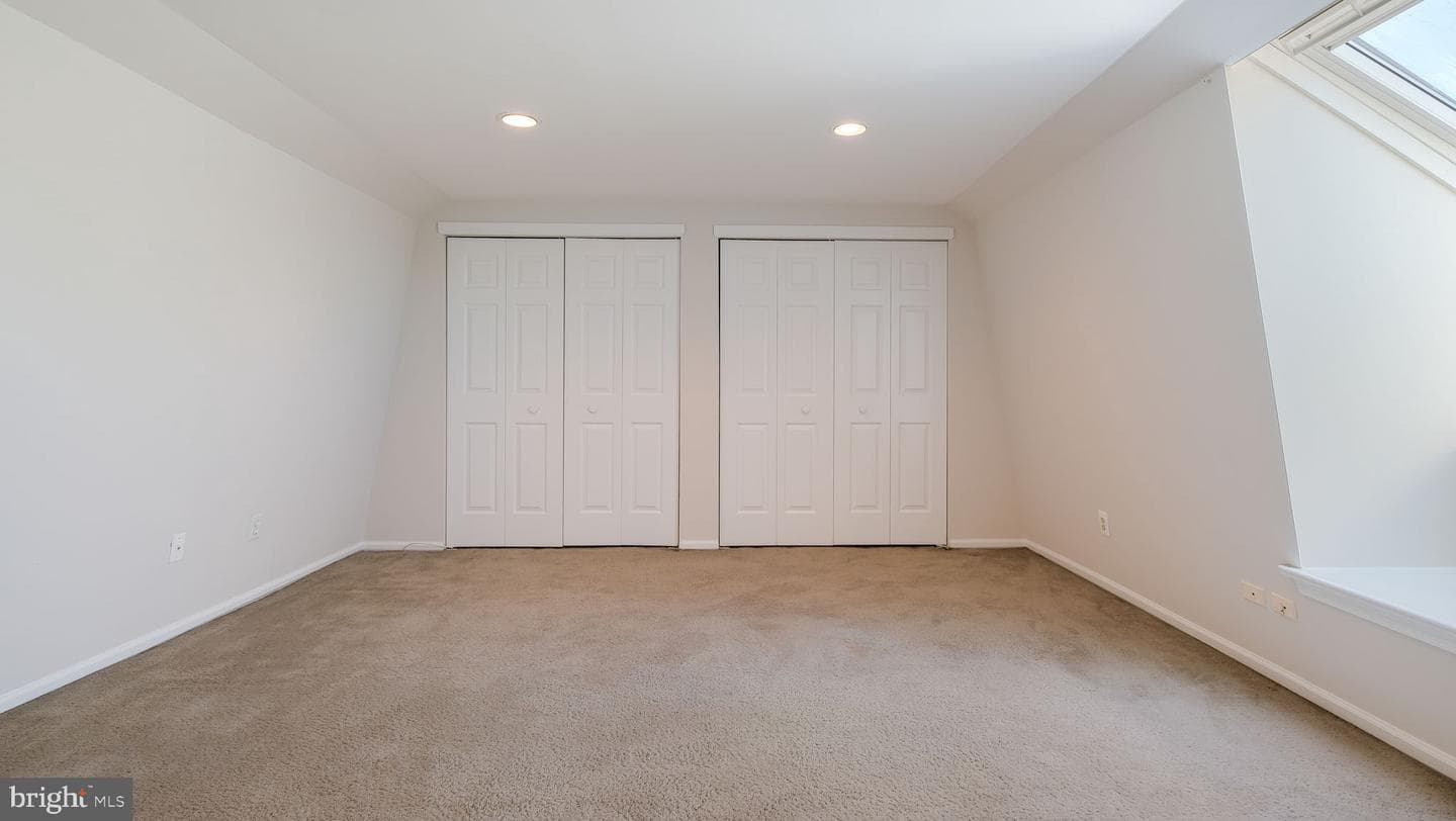 227 Yellow Springs Court photo 33
