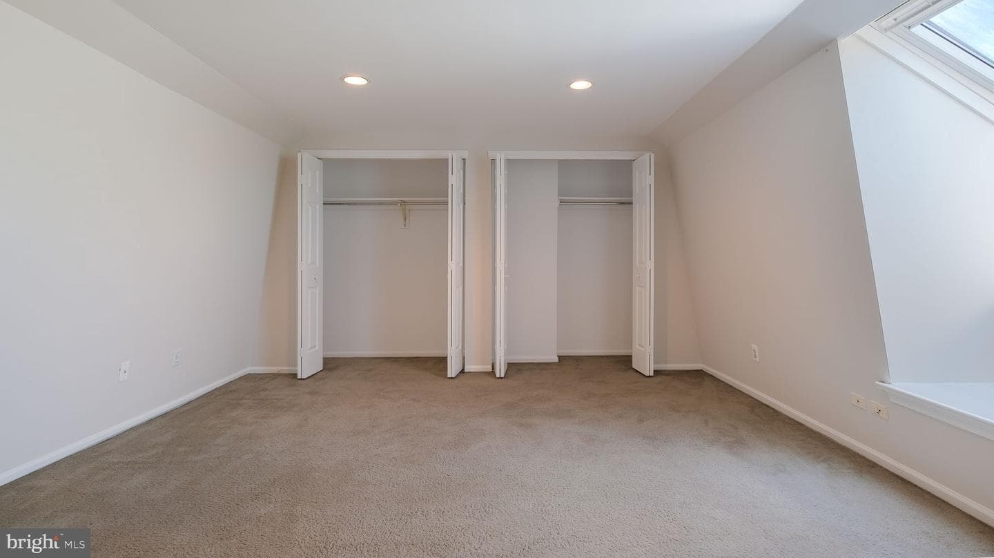 227 Yellow Springs Court photo 34