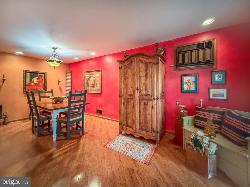 3676 Spruce Avenue photo 8