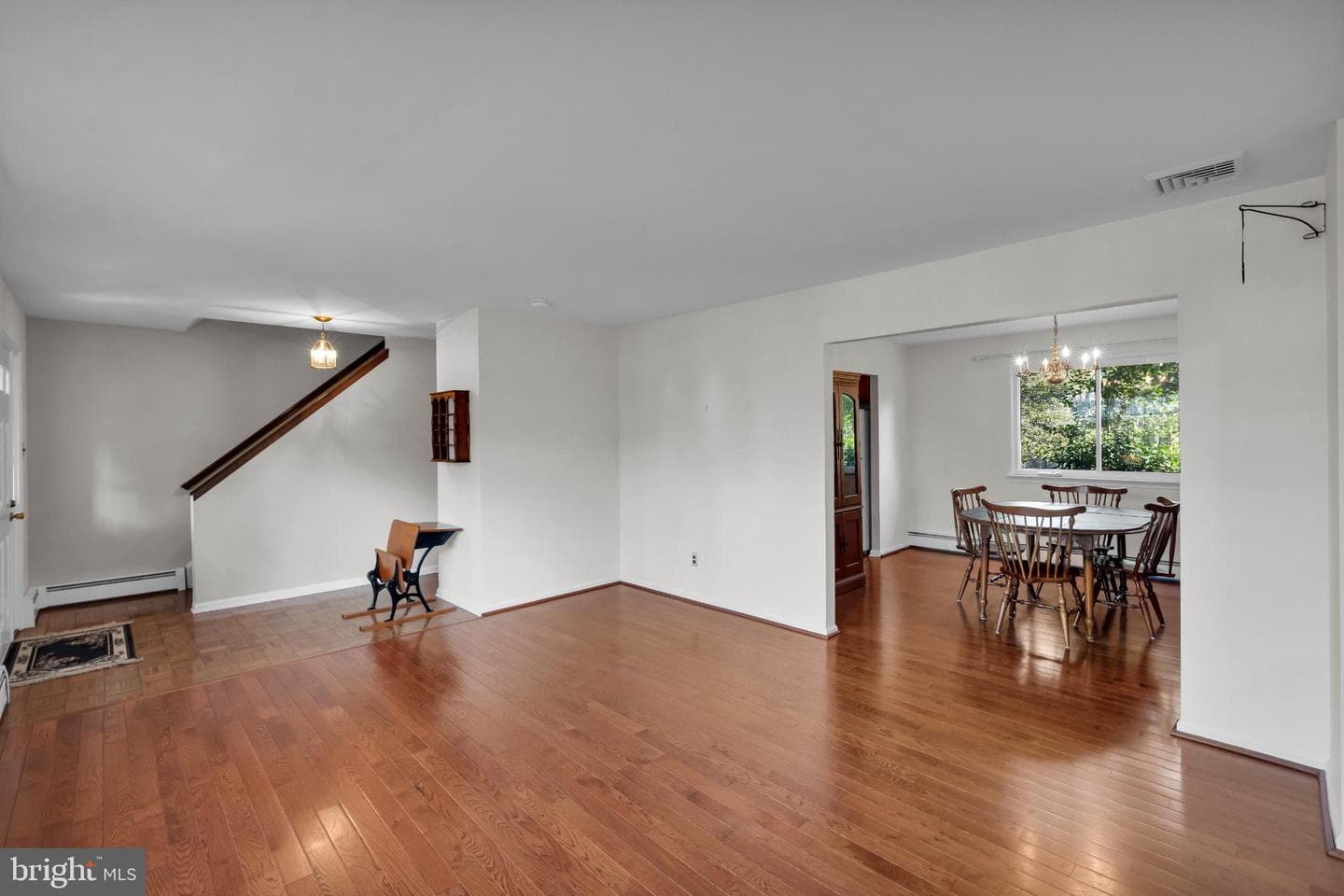 107 Peggy Lane photo 5
