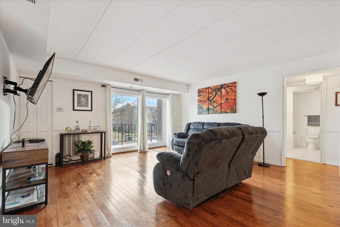 3 Oakridge Drive photo 2