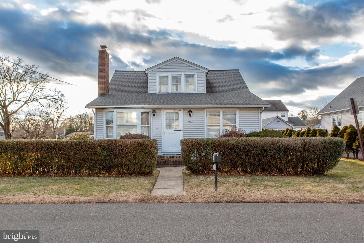 1103 Edgely Avenue photo 1