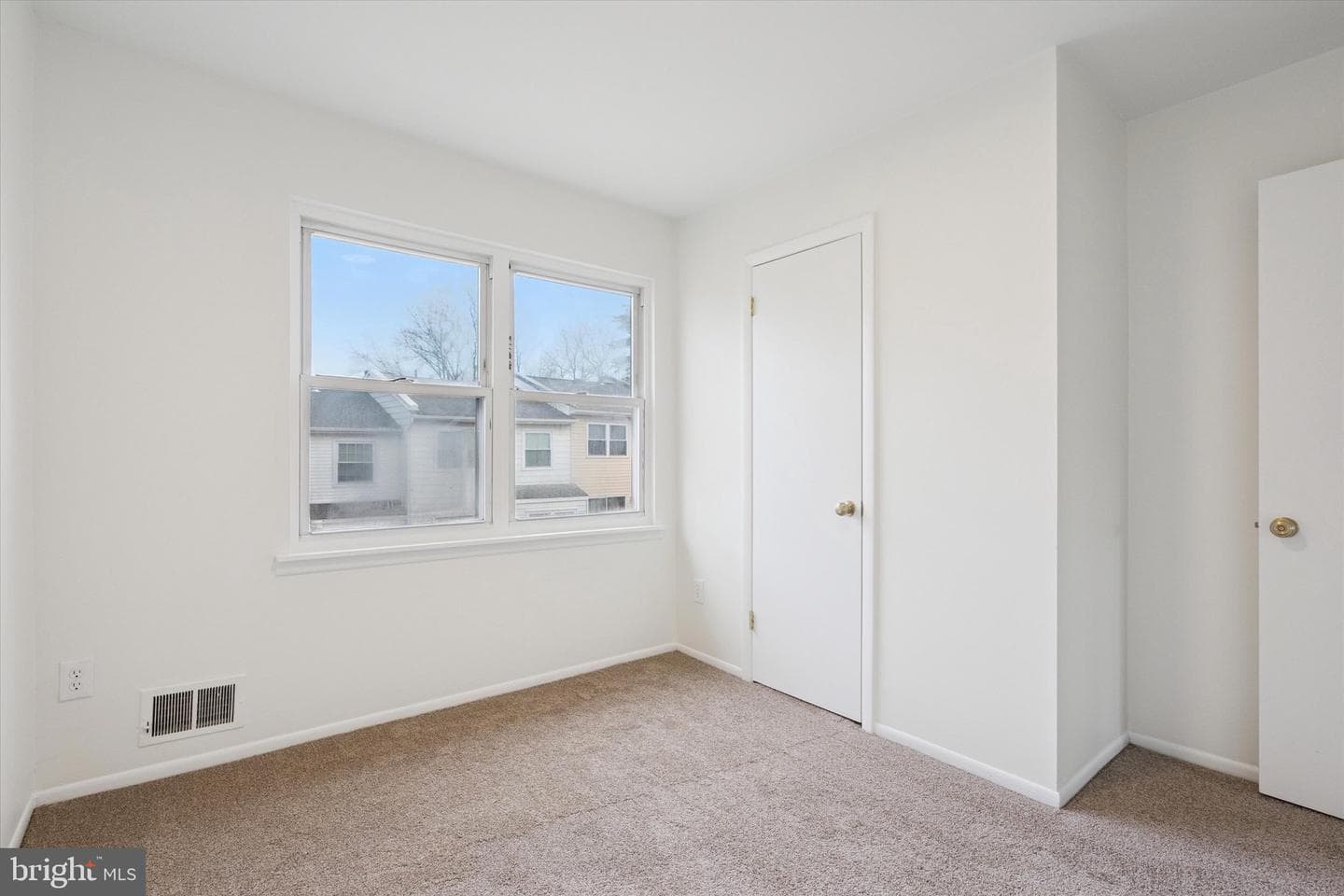 367 Dartmouth Court photo 16