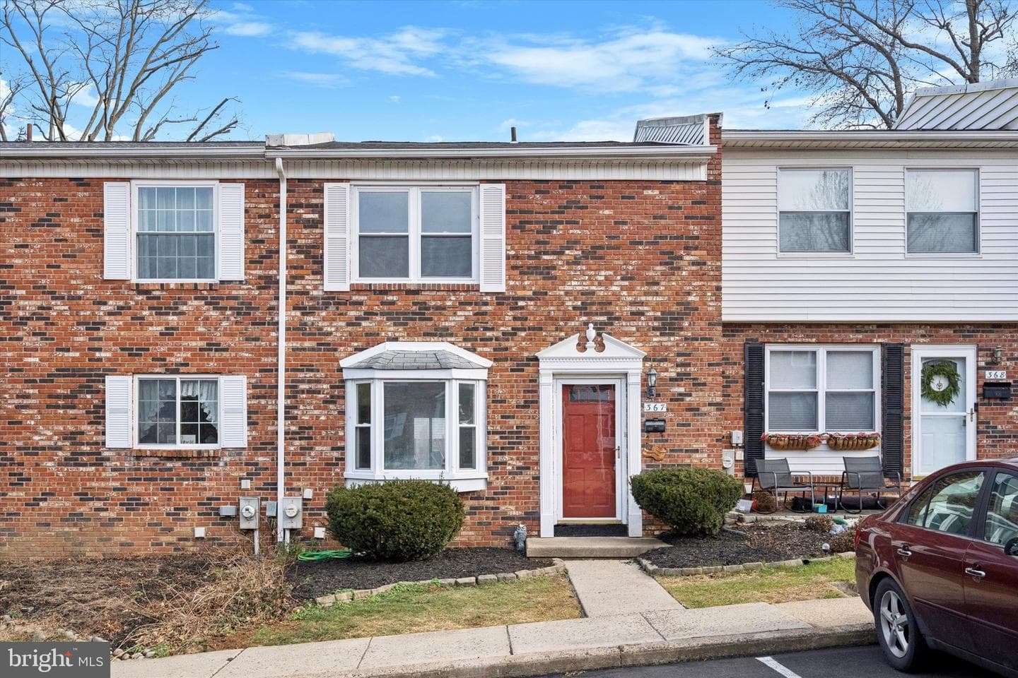367 Dartmouth Court photo 2