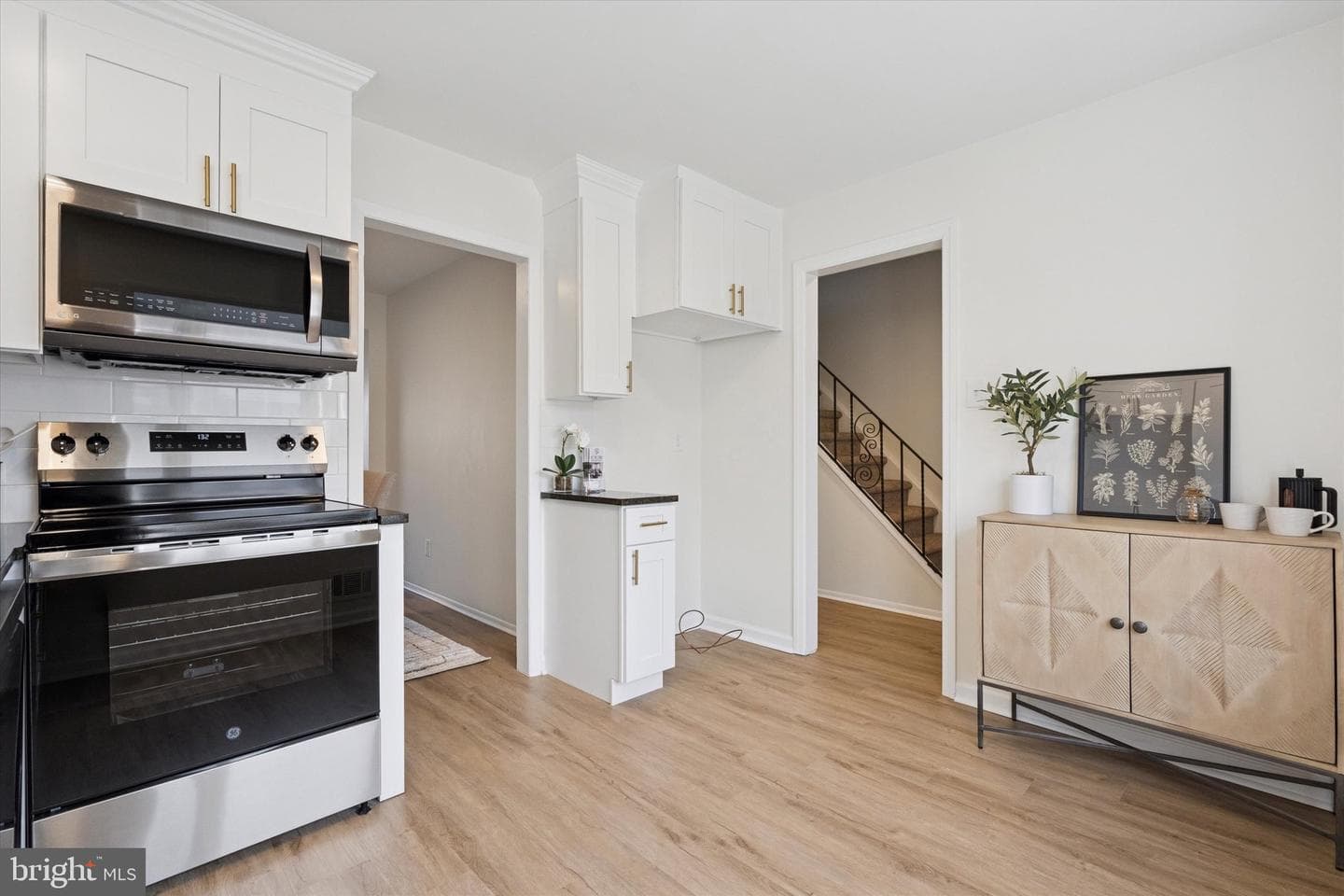 367 Dartmouth Court photo 5