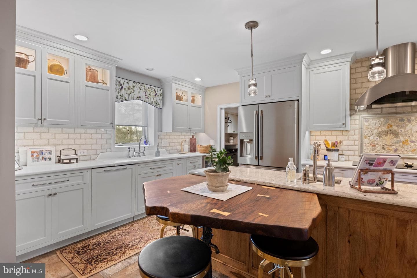 6760 Chapel Road photo 22