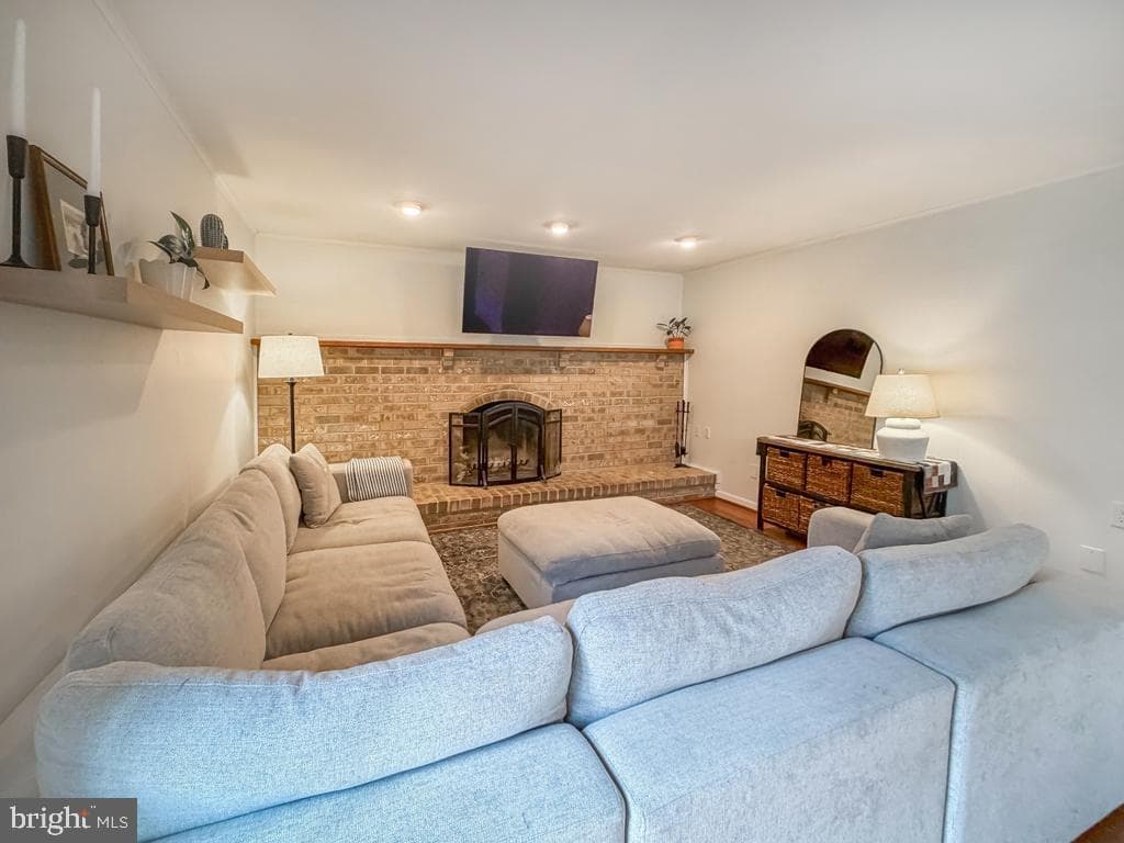 738 Bridgeview Road photo 25