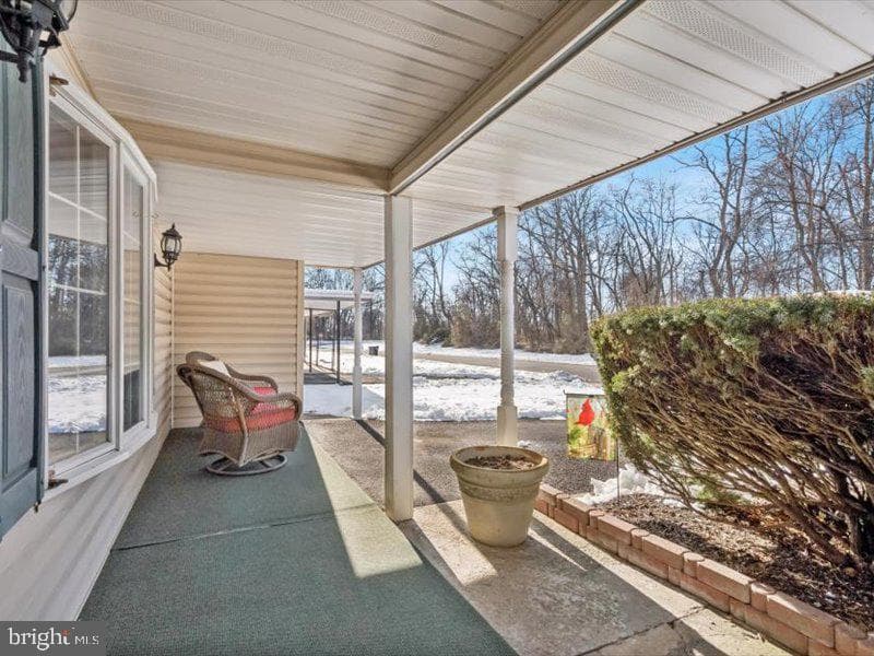 423 Magnolia Drive photo 4
