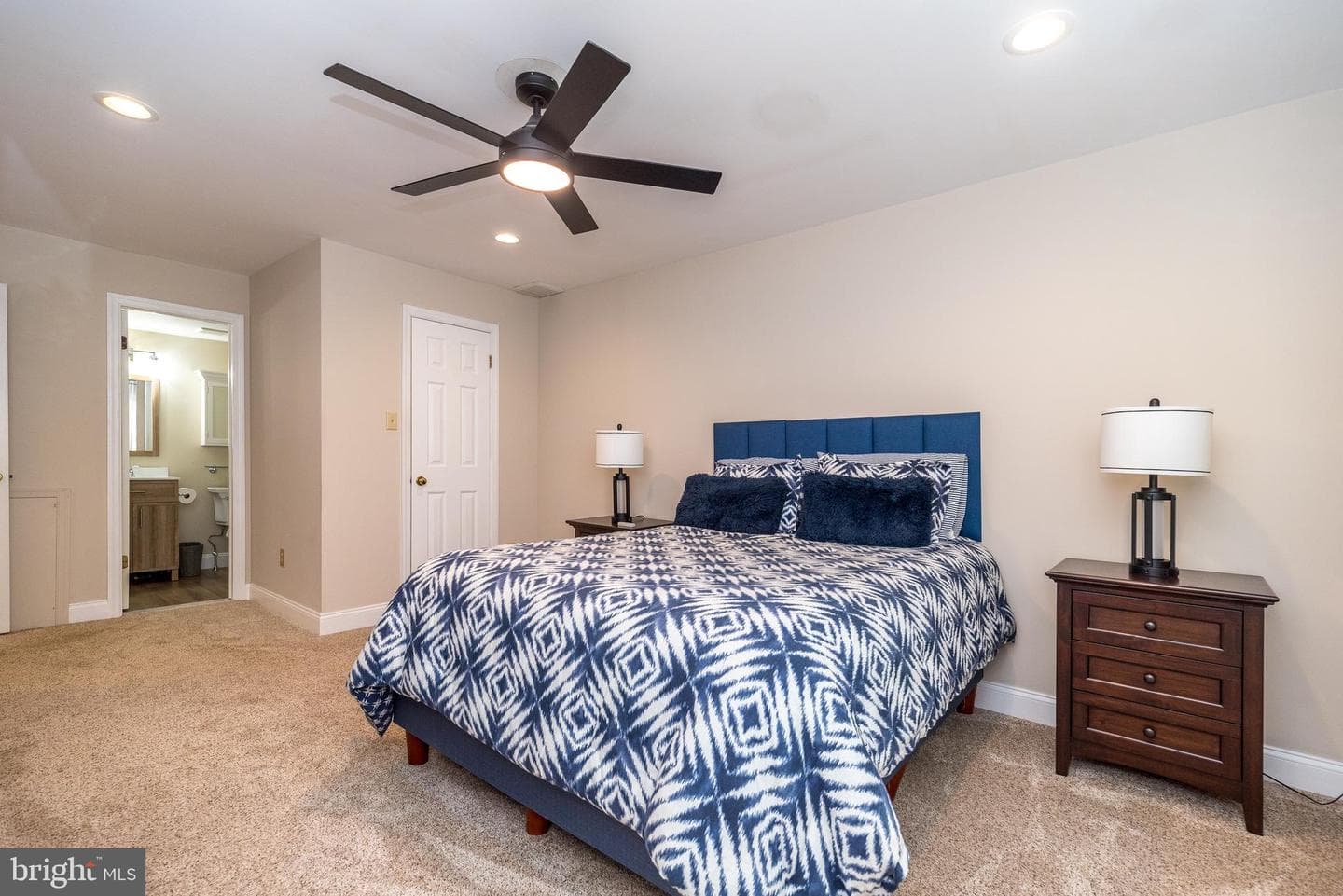 422 Redbud Court photo 15