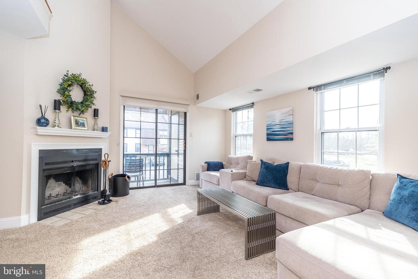 422 Redbud Court photo 2