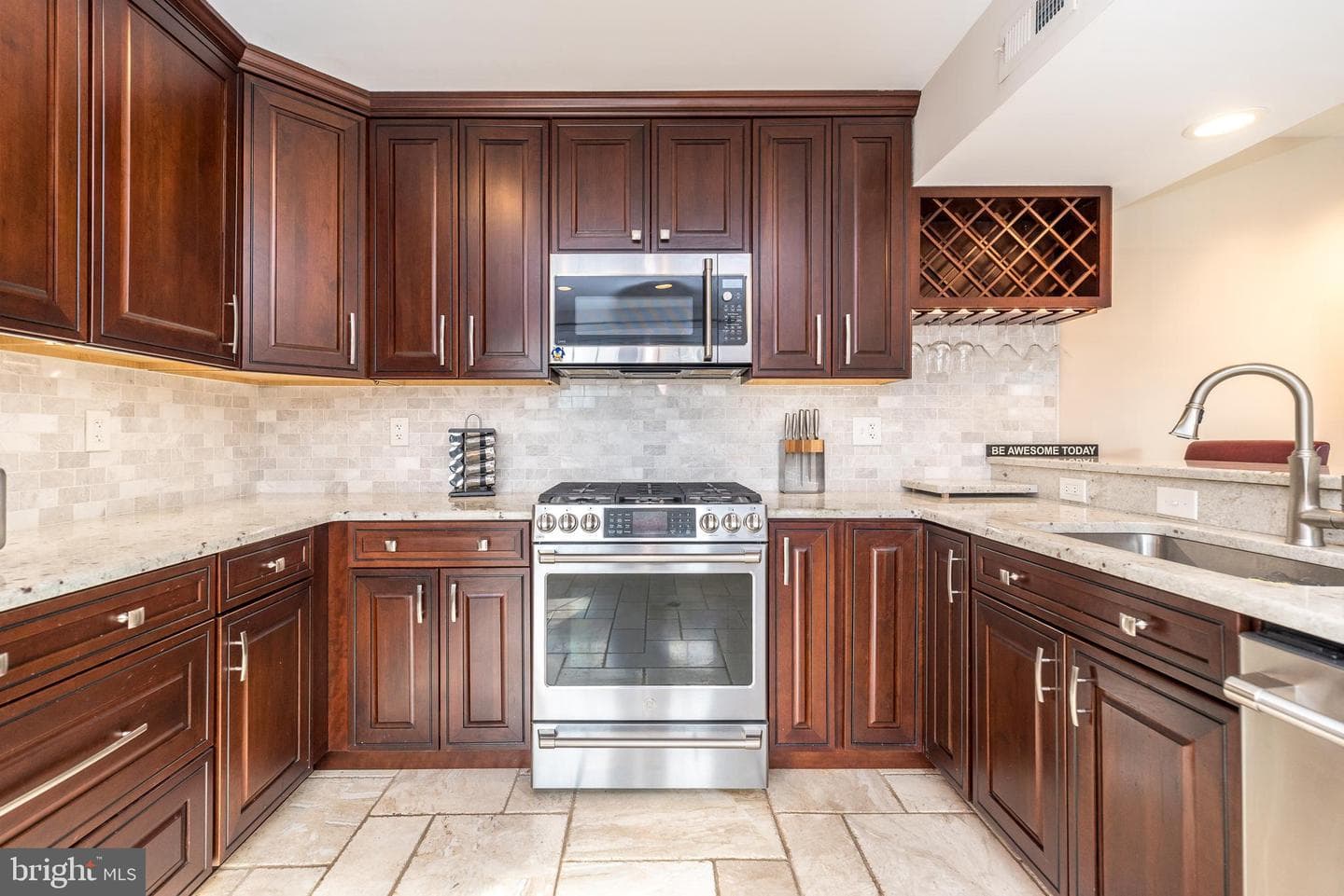 422 Redbud Court photo 7
