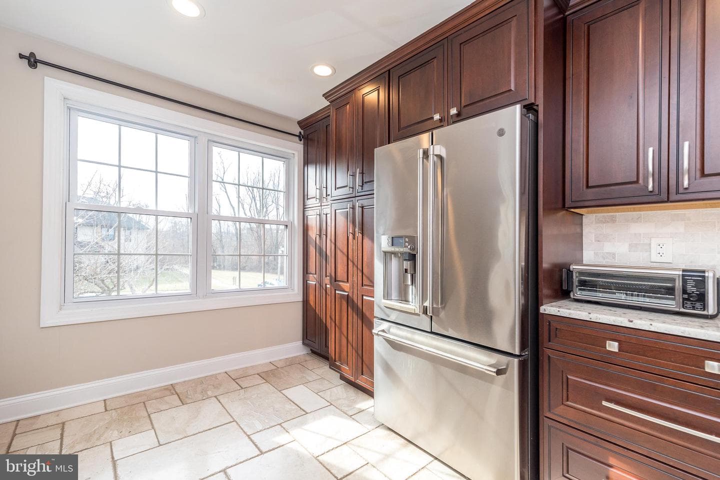 422 Redbud Court photo 9
