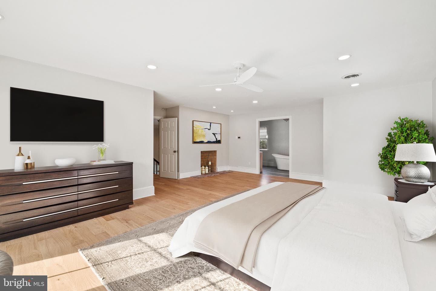 1400 Fairhill Road photo 21