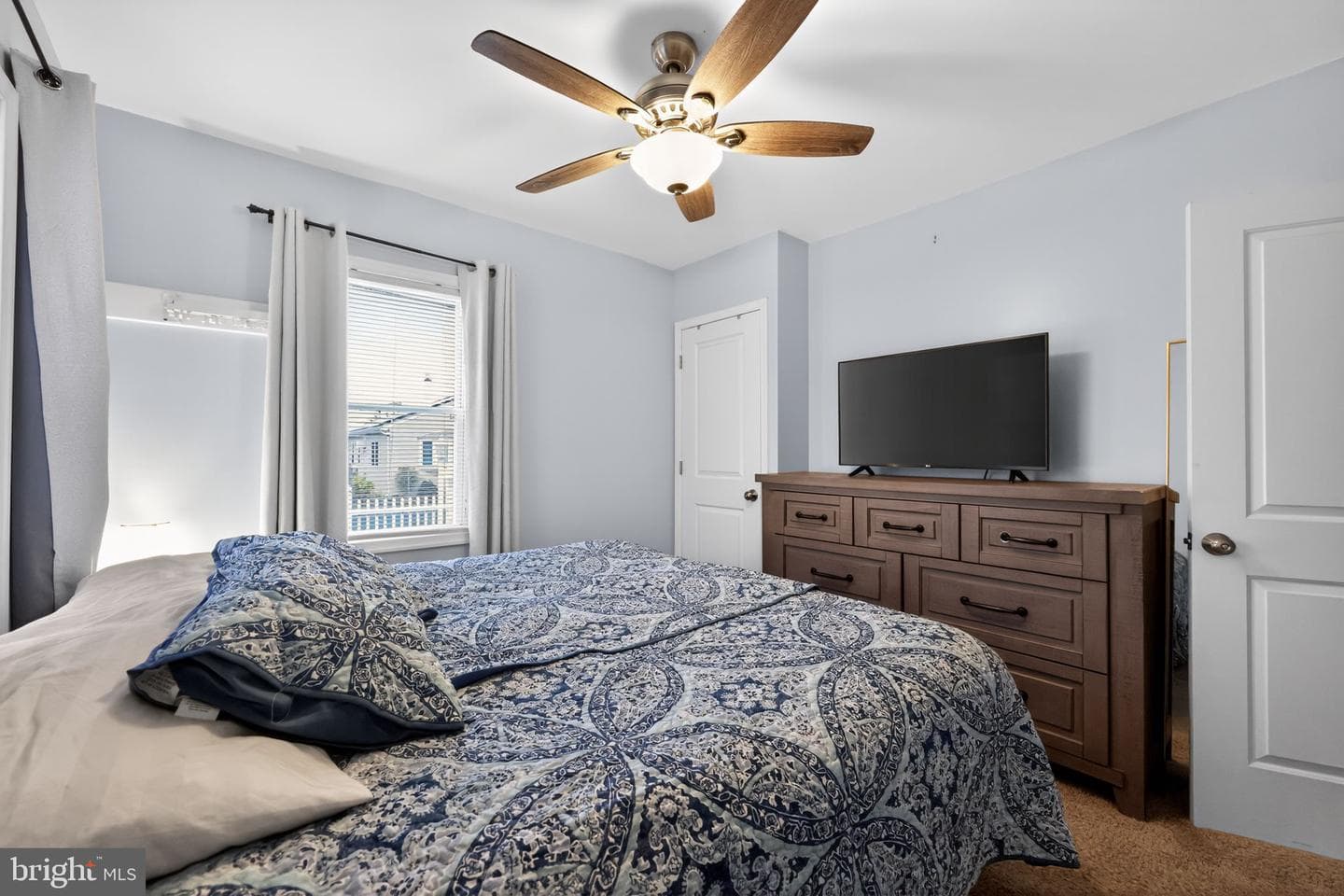 909 Third Avenue photo 24