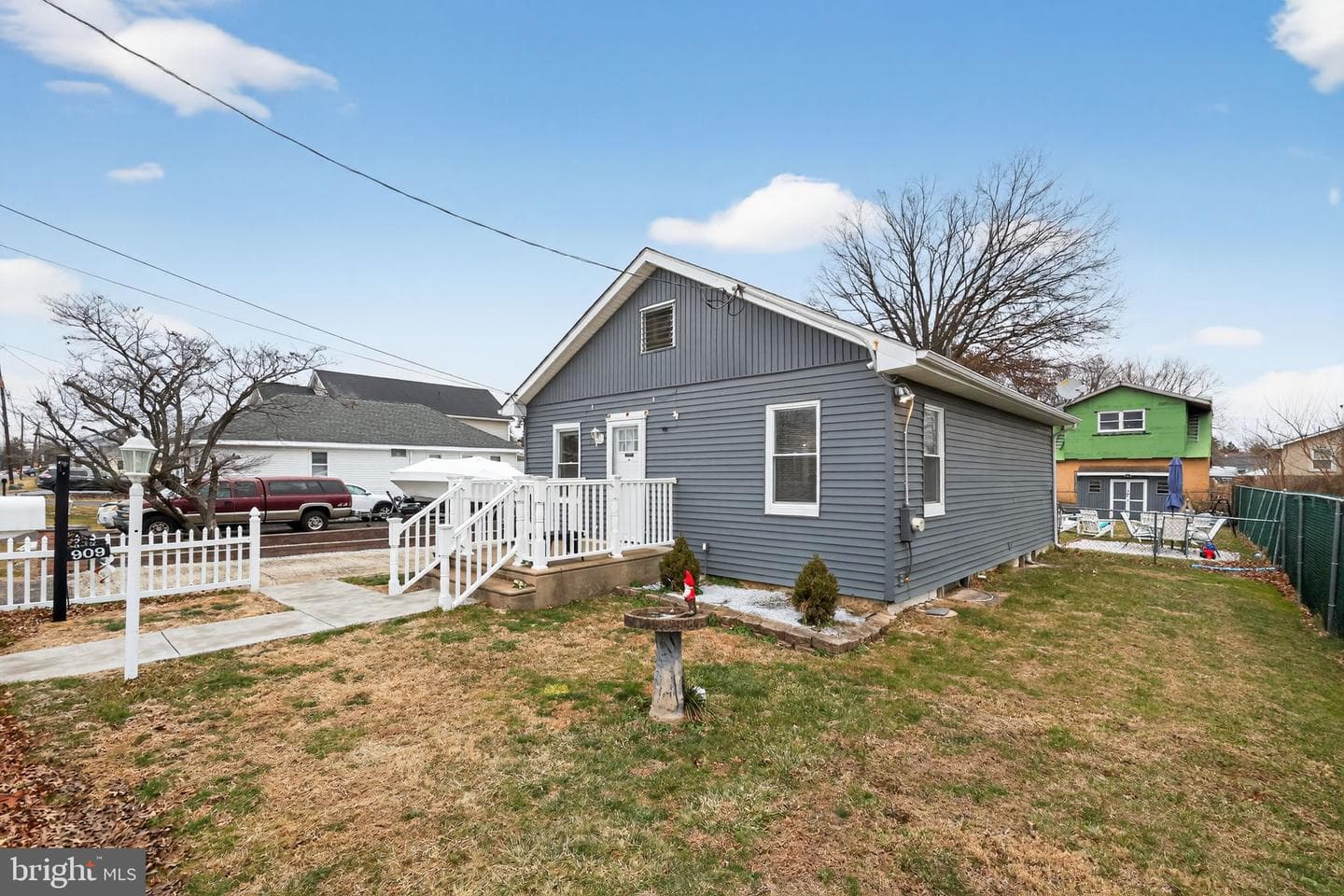 909 Third Avenue photo 5