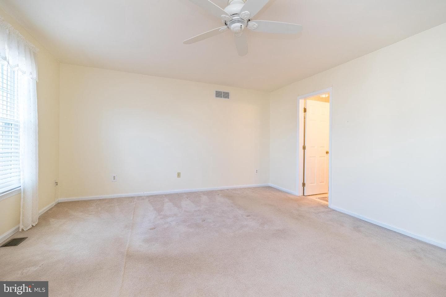 146 Strawberry Lane photo 23