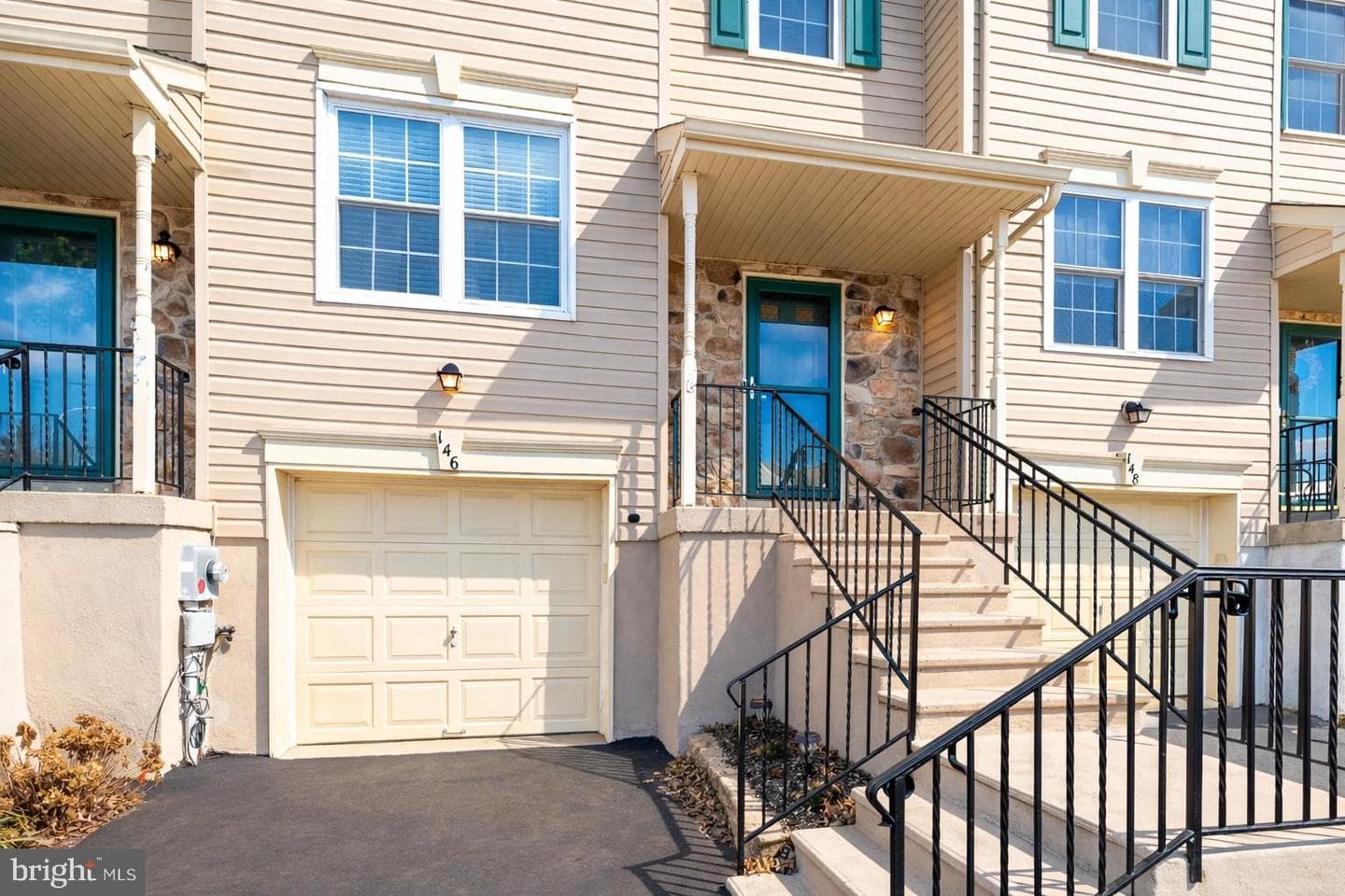 146 Strawberry Lane photo 3