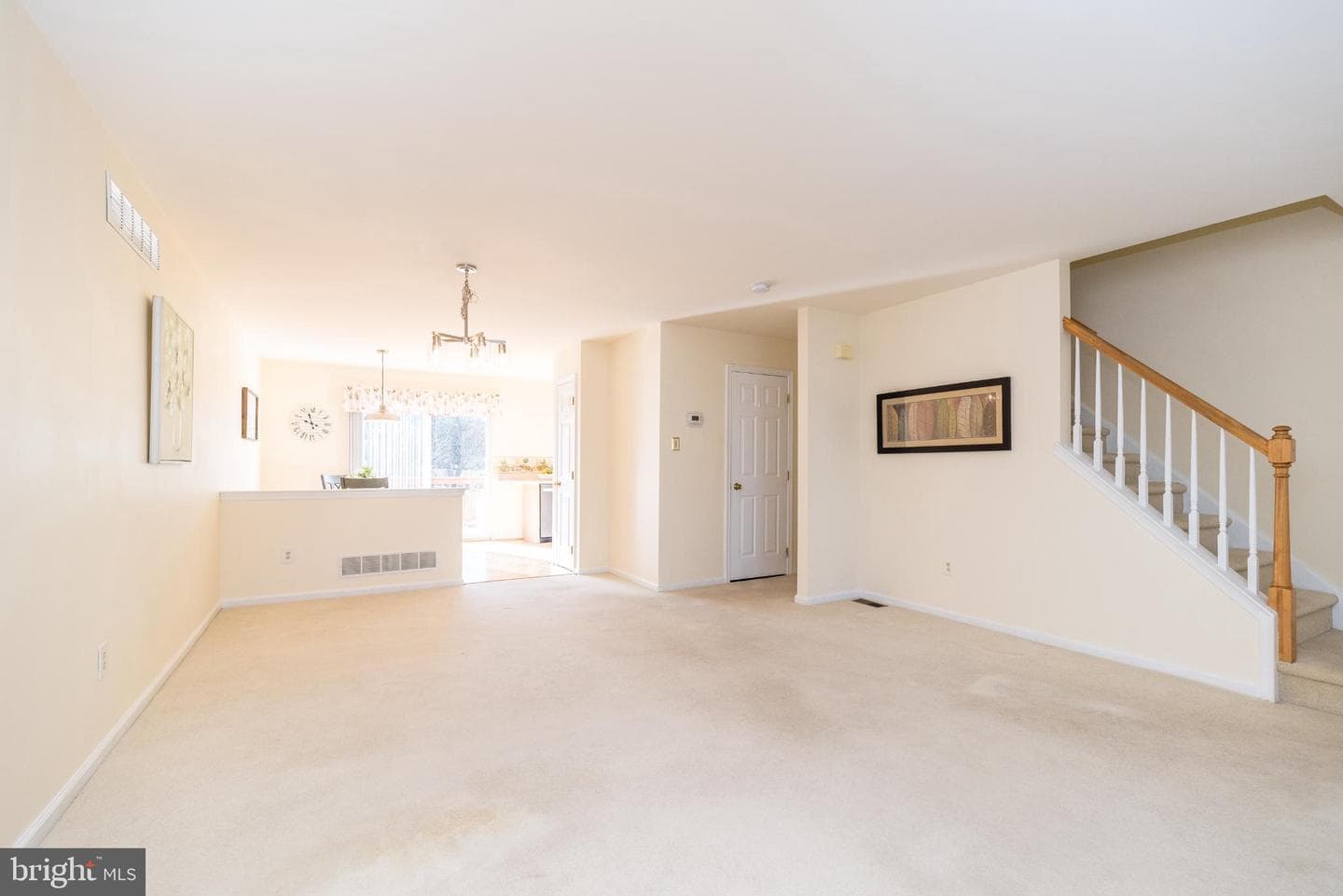 146 Strawberry Lane photo 7