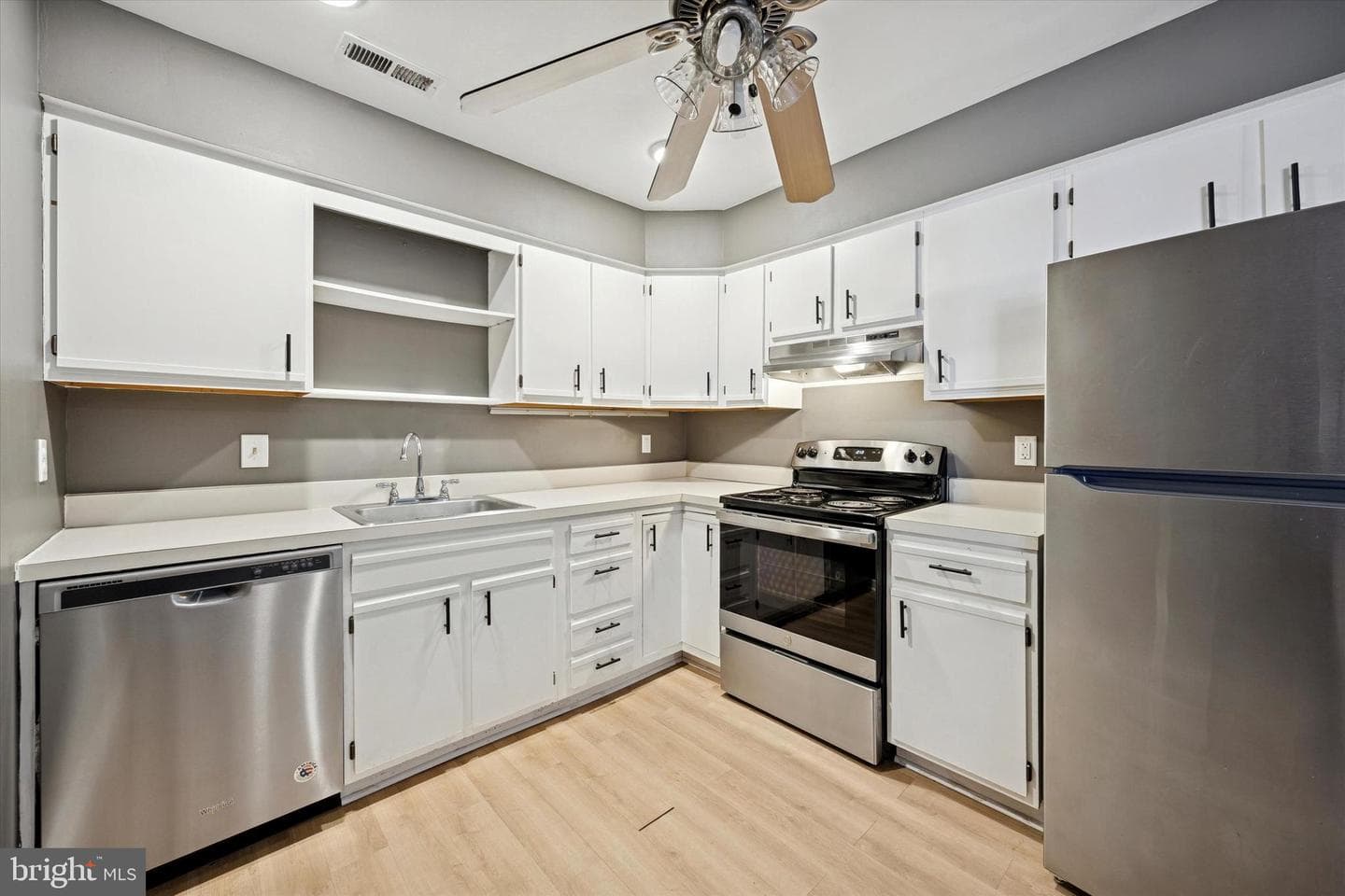 238 Colette Court photo 11